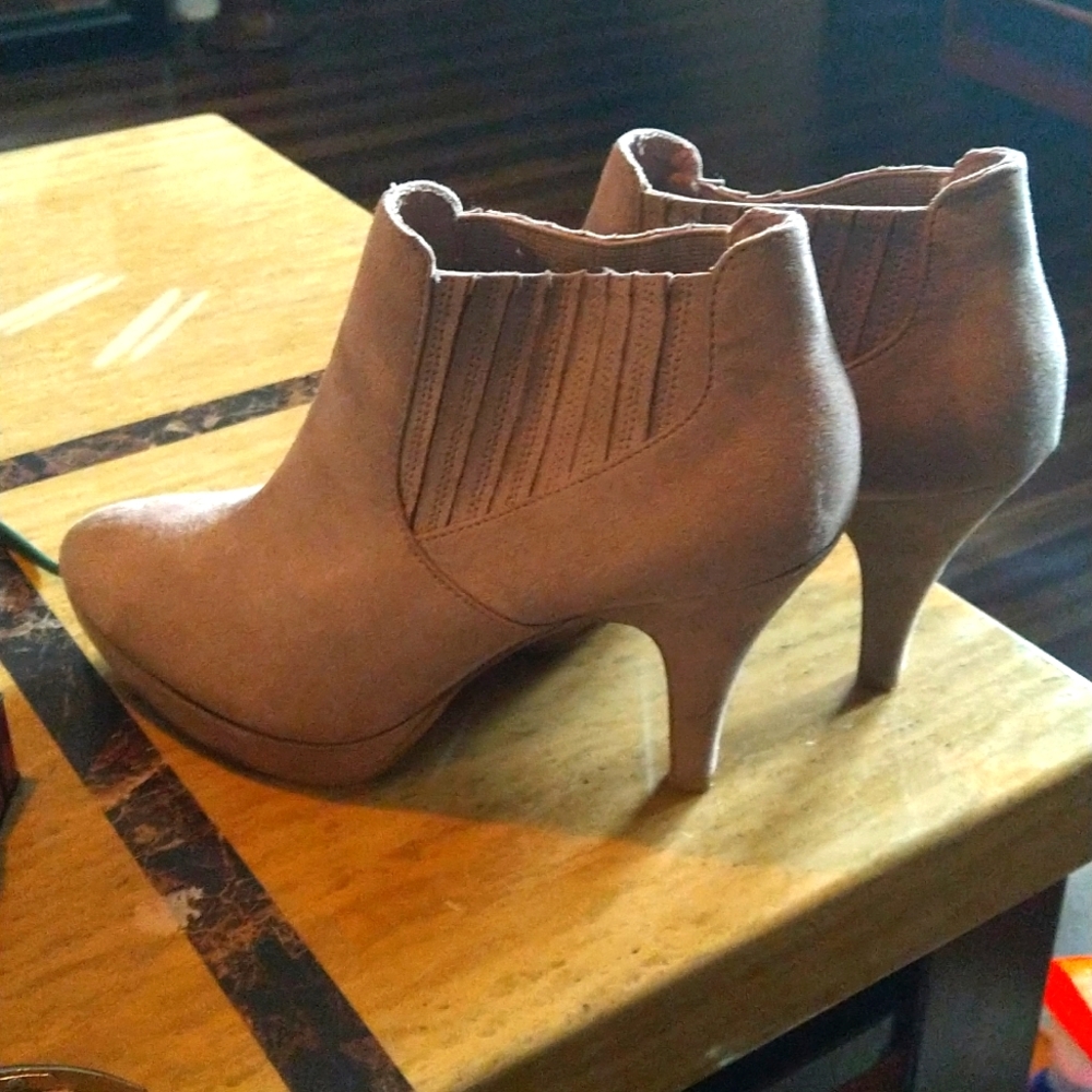 Ankle boots
